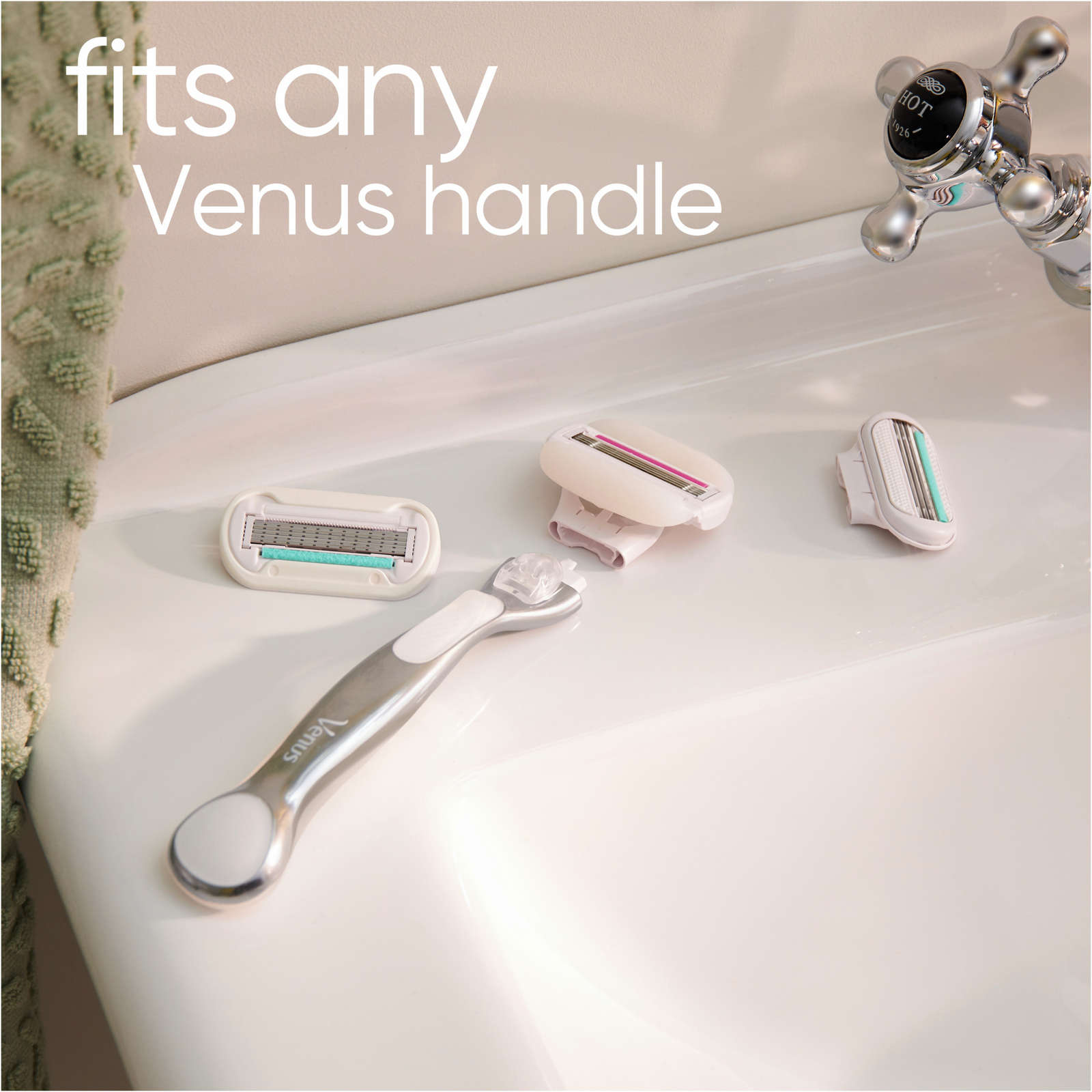 Gillette Venus Comfortglide plus Olay Sugarberry Women's Razor Handle + 2 Blade Refills